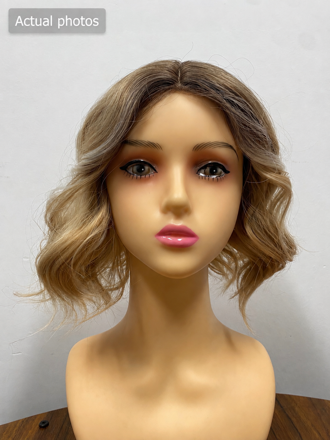 30cm Rooted Blonde Synthetic Bob Wig – Center Part, Soft Waves